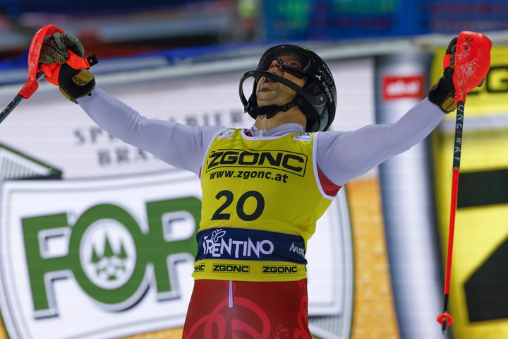 Bulhar Popov vyhral nočný slalom mužov v Madonna di Campiglio